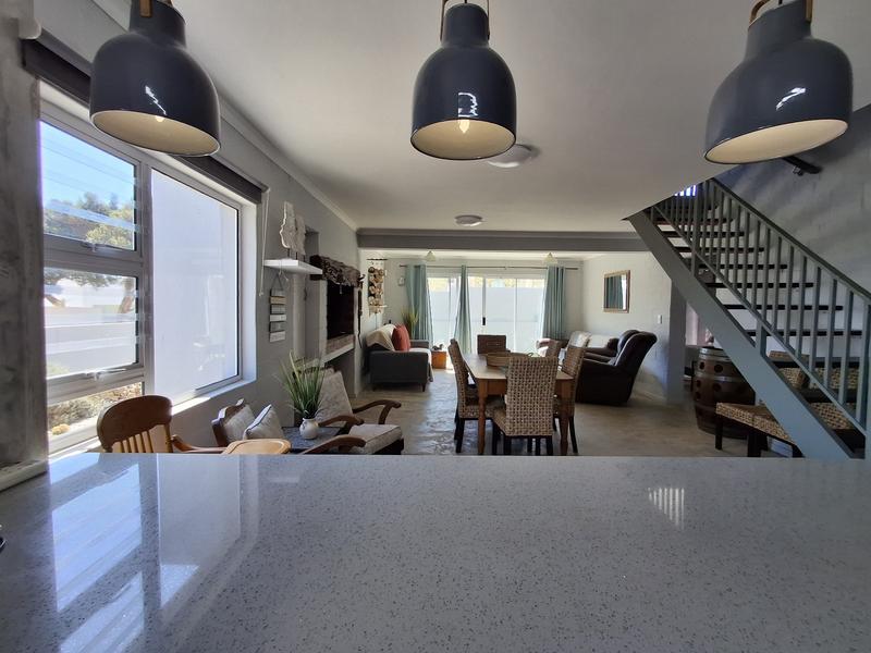 To Let 4 Bedroom Property for Rent in Britannia Bay Western Cape